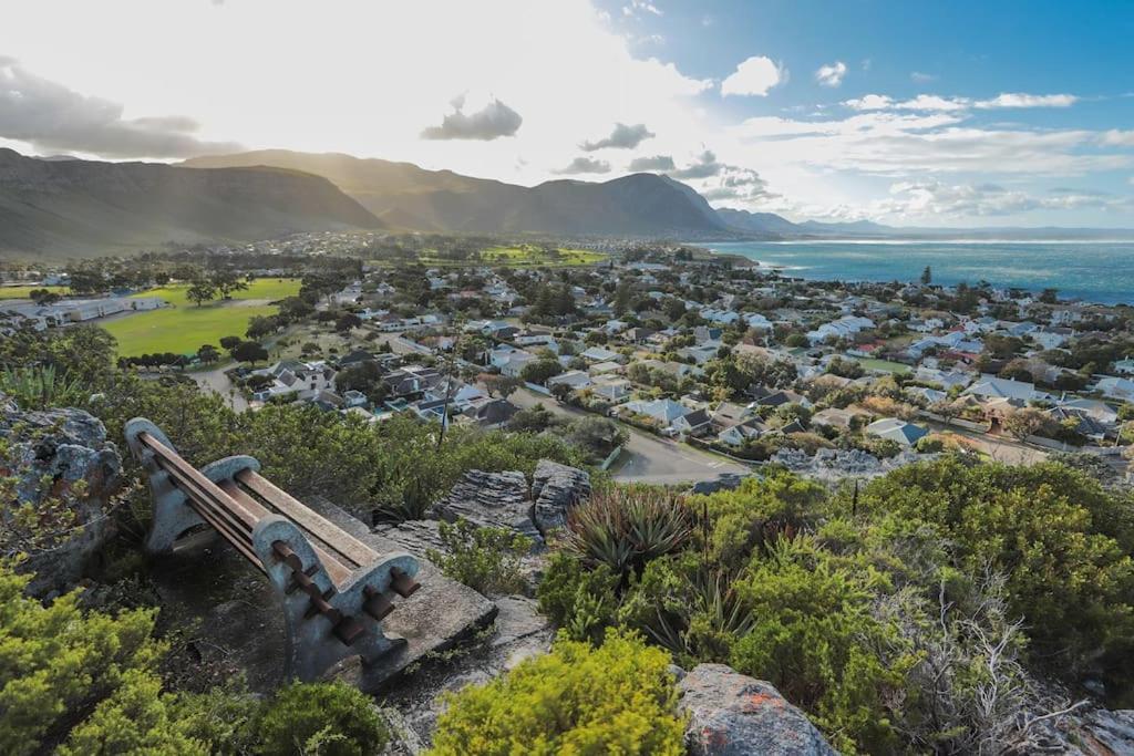 Mountain And Sea Cottage Hermanus Exteriör bild